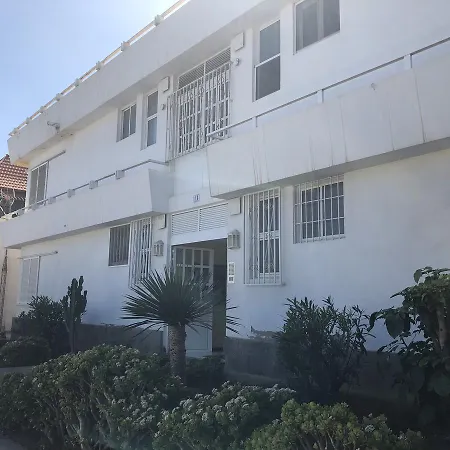 Estudios Ciudad Jardin Appartement