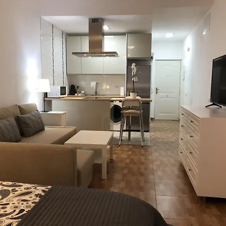 Estudios Ciudad Jardin Las Palmas / Gran Canaria