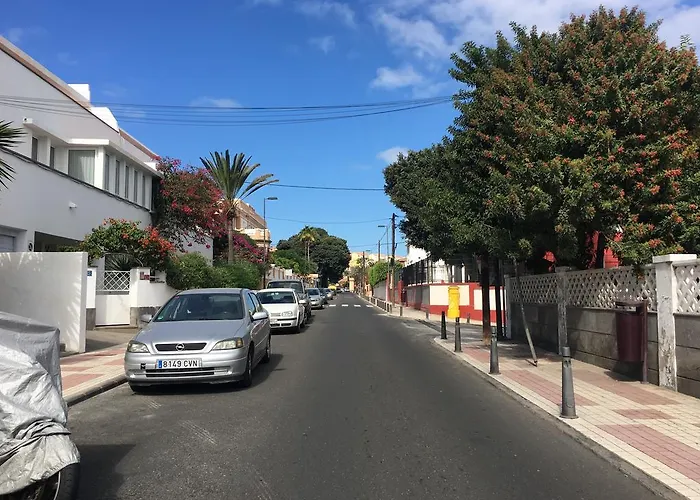 Estudios Ciudad Jardin Lejlighed *